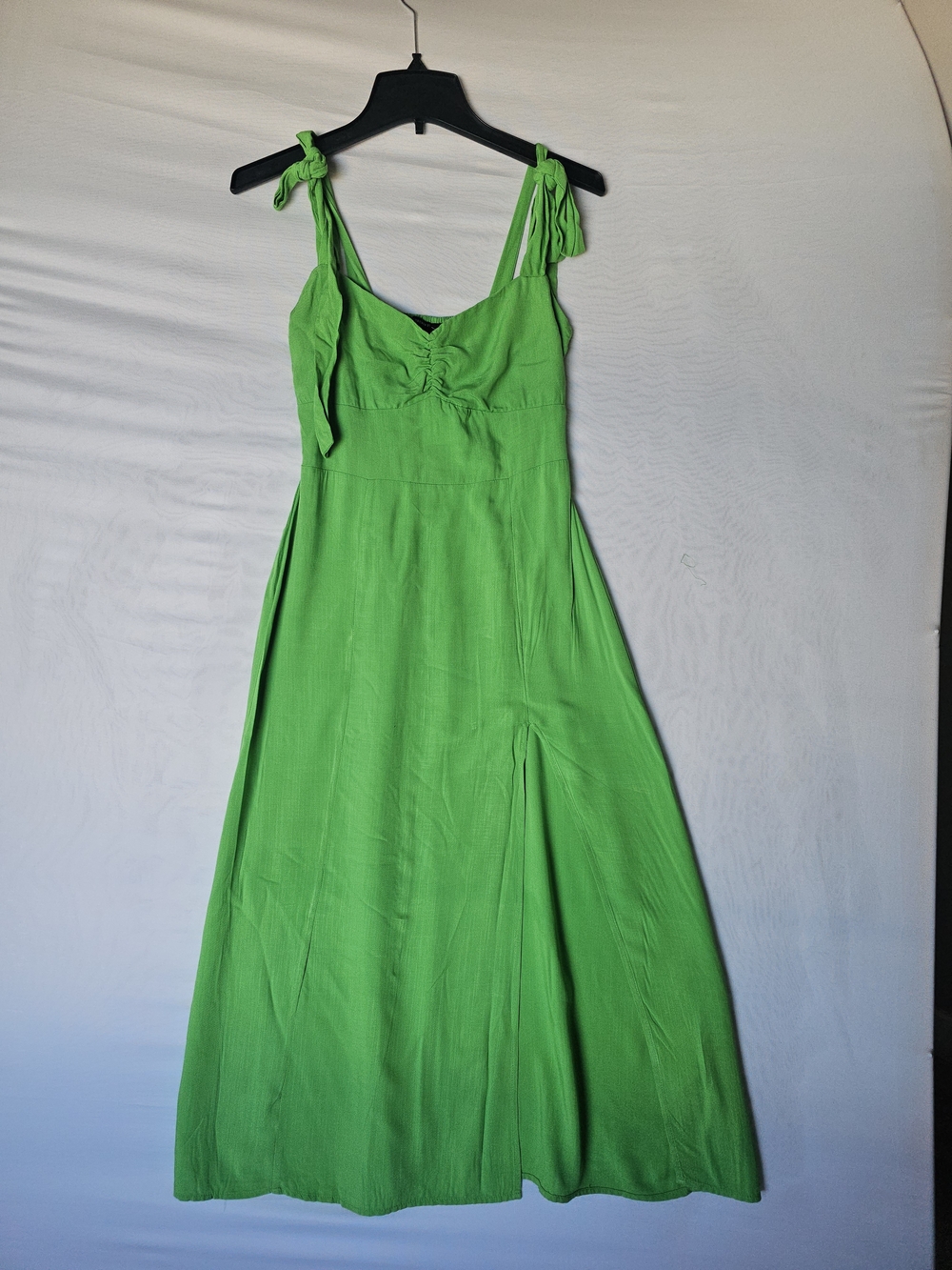 NWT Forever 21 Green Maxi Dress Size M Tie Straps Ruched Bust High Slit